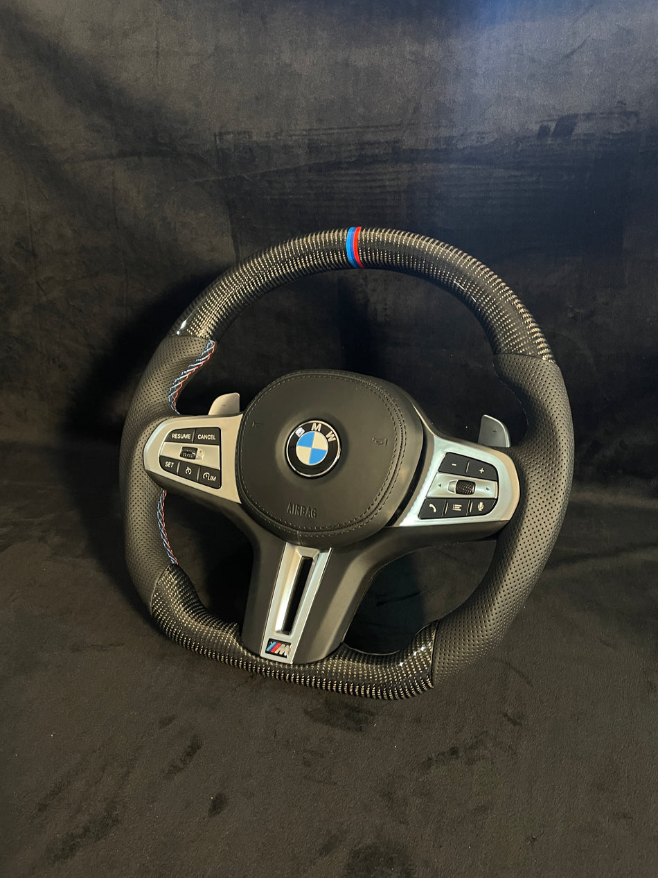 Volan BMW Custom | Fibră de Carbon | Piele Perforată | Seria G